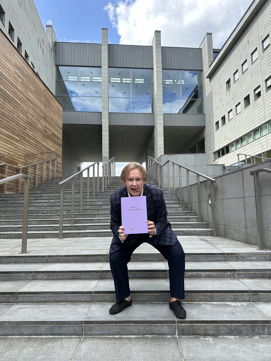 SiliconCage's tweet image. Three of our brave students – Zuzanna, Gabrysia & Patryk – took on their final challenge… and won! 🎓🥳 Huge congrats on passing your bachelor’s exams! 💪📚
Supervised by Prof. Łukasz John 🤓
@WCh_UWr @uniwroc #biomaterialsgroup