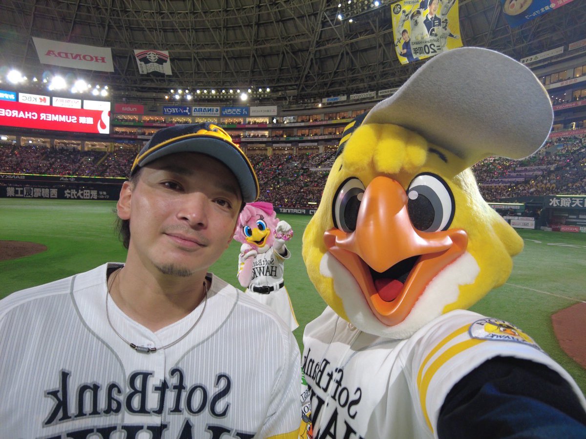 hawksHarry's tweet image. たかほー☆☆ 2連勝!
東浜投手の好投!
野村勇選手の勝ち越しHR!
最高です👊🏻
熱気がかなりCHARGEされたね!!
みんな熱い応援ありがとう!
次のホーム試合は15日!よろしくね♪♪
明日、7月7日のスタジオ・ハリーはハニーも来るよ⭐️
みんな遊びに来てね!
#sbhawks