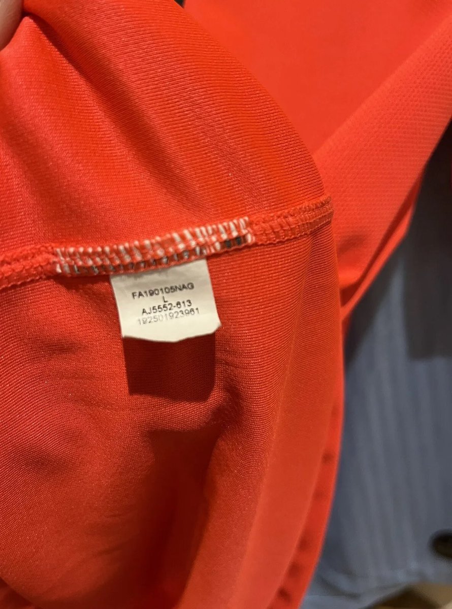 APVine's tweet photo. @shirt_x - Dortmund 21/22 third, BNWT, £35 posted
- PSG x Jordan collab 19/20 ‘infrared’ away, Excellent cond., £60 posted https://t.co/VoZfMZKn5K