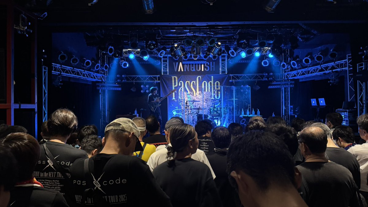Passcode_Emily5's tweet image. 本日はこちらからスタートです