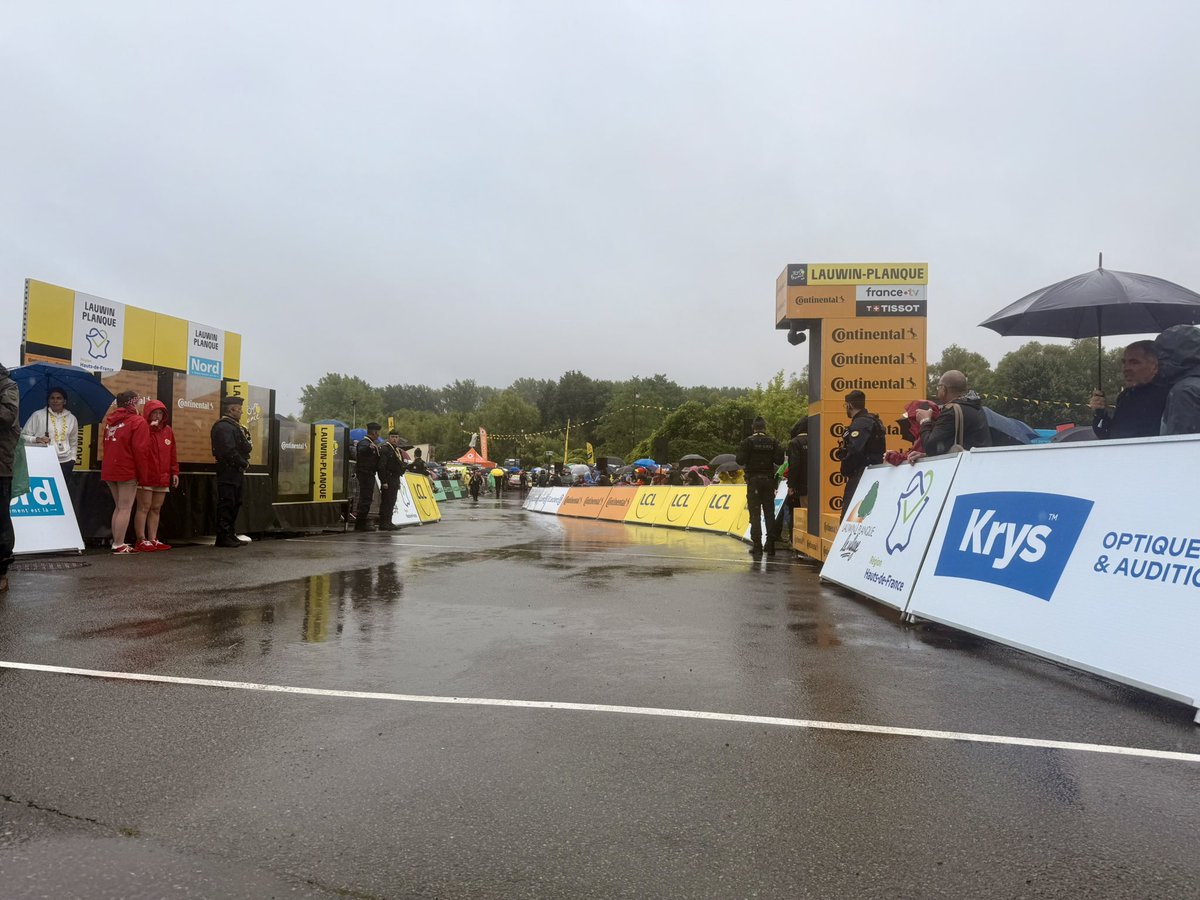 ☂️ Bonjour Lauwin-Planque 
#TDF2025