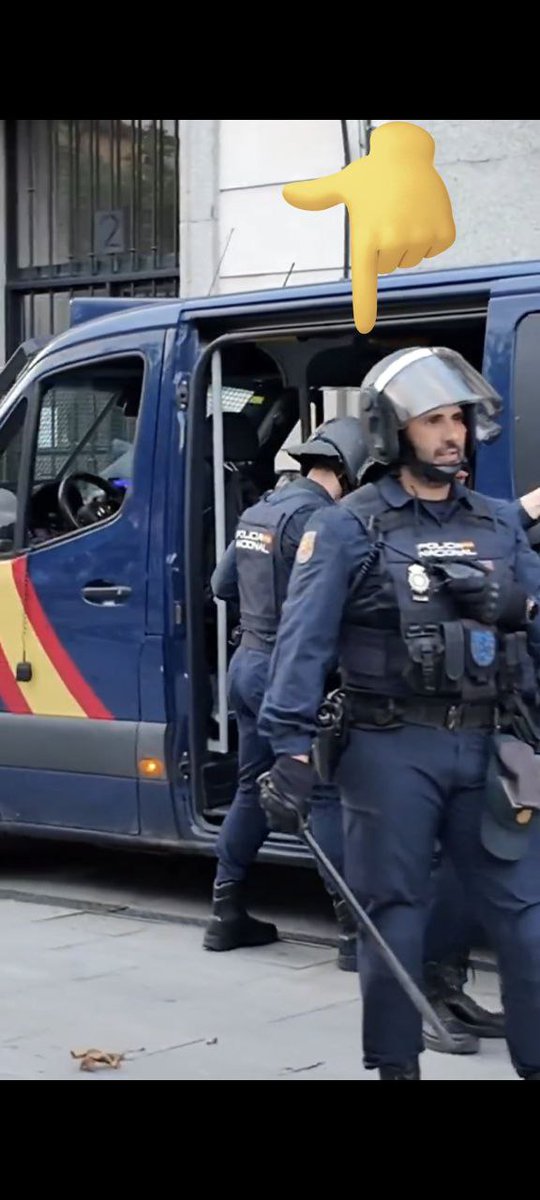 INFORMACIÓN

El que ordenó cargar en Alcalá de Henares, suspendido de empleo y sueldo, además dio positivo en DROGAS. 

Asuntos internos investiga a otros tres, entre ellos una mujer por uso excesivo de la fuerza. 

Esta unidad de la UIP, fue la misma de la carga en Ferraz.