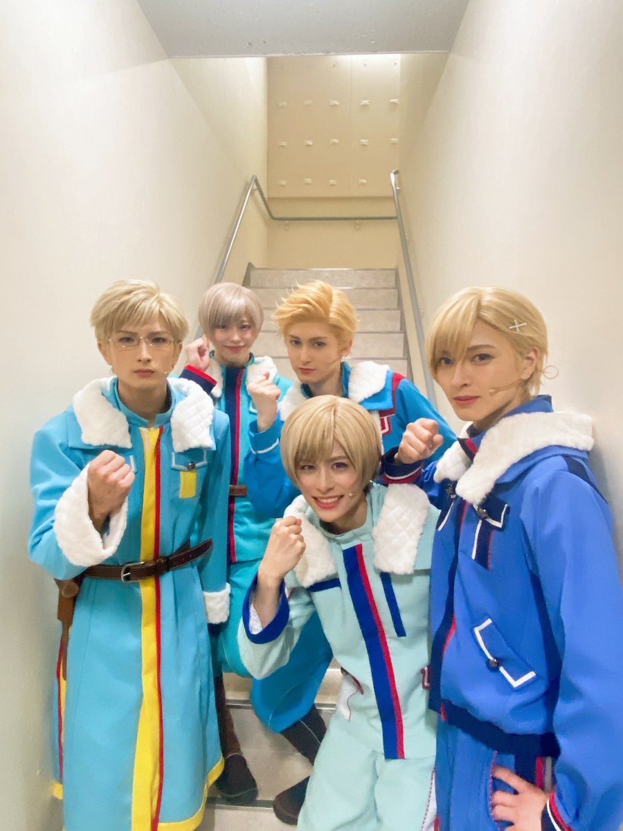 shoya_munakata's tweet photo. 大阪公演、千秋楽ありがとうございました⛄️
楽しくて、あたたかくて、本当にあっという間の時間でした。
皆さんの拍手や笑顔に、たくさん支えられました。

大阪公演を終えて、次は福島へ！
またお会いできるのを楽しみにしています❄️

#ヘタミュ #お疲れフィヨルド https://t.co/u4ROIYC1Ho