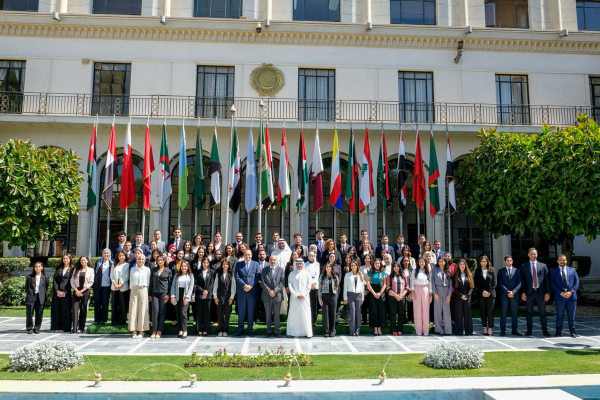 الأمانة العامة تفتتح البرنامج التدريبي الصيفي لطلاب الجامعات.
leagueofarabstates.net/ar/news/Pages/…