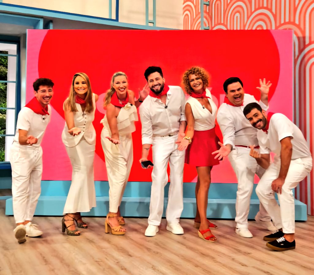 📺❤️🔻#DCORAZÓN sanfermineros🔻Nos vemos ahorita, en <a href="/rtve/">RTVE</a>. Con <a href="/anneigartiburu_/">Anne Igartiburu</a>, <a href="/javihoyos/">Javier de Hoyos</a>, #AlbaCarrillo, #GemaFernández, <a href="/arnaumj/">Arnau Martínez</a> y <a href="/german_online/">Germán González</a>.

#televisiónespañola #tv #televisión <a href="/DCorazon_TVE/">DCorazón</a>