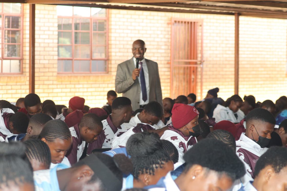 HubertMweli's tweet image. We are moving around in the Capricorn North Education District, we have visited Maphetsa Primary School in Bochum which is hosting the winter camp for Grade 12 learners. We have 8 centres to monitor today. @DBE_SA @ElijahMhlanga