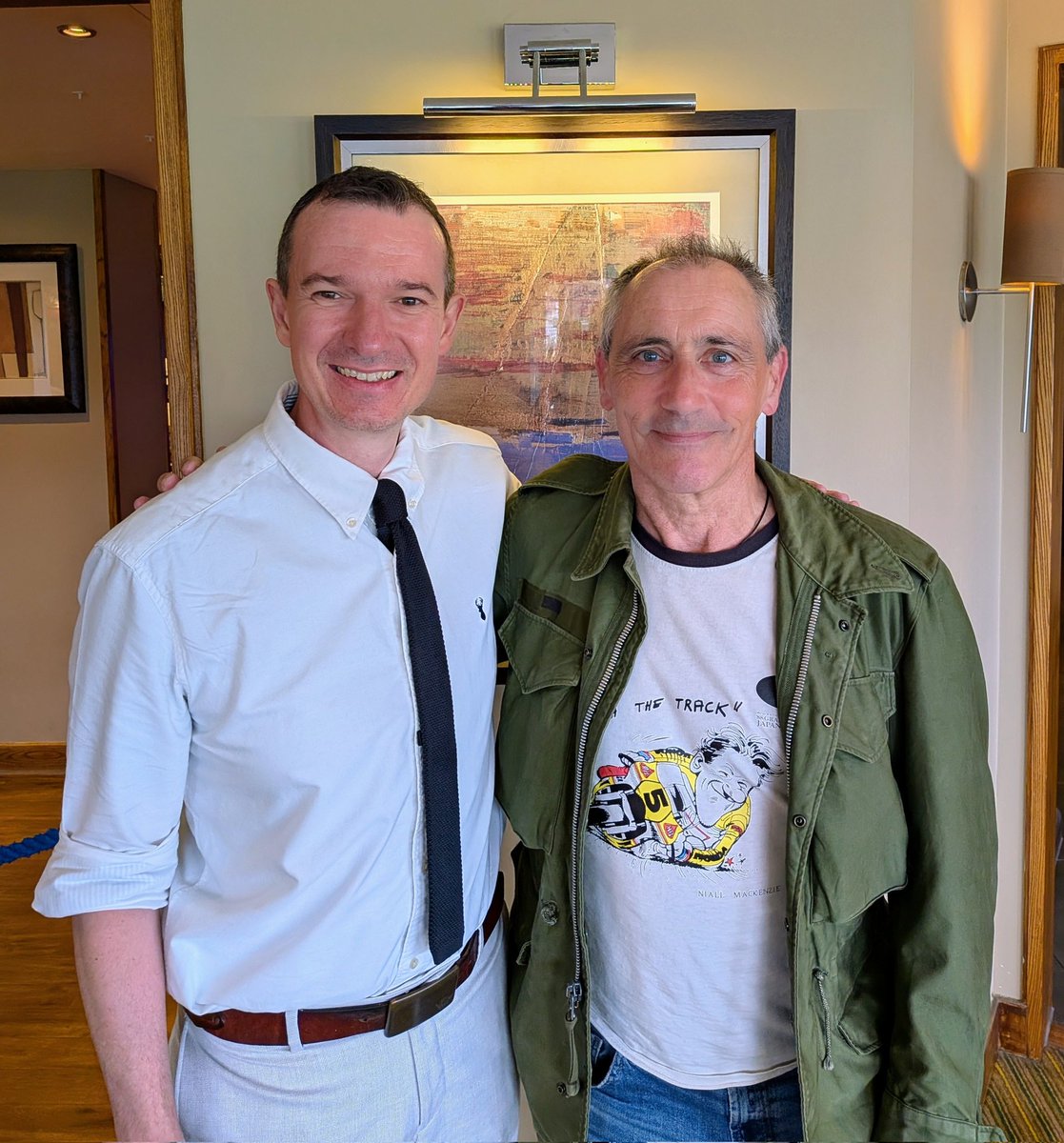 Clubmen1645's tweet image. Great to meet, chat with author @1642Author . One of the first people I had the pleasure of talking with about The Clubmen on his Cavalier Podcasts. Nice work with #Worcester @StuartHistFest. Second day of talks. 👏👏
