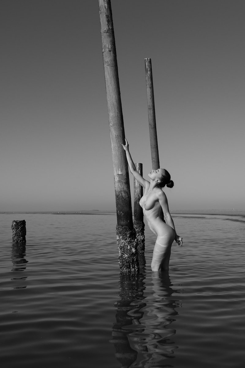 ‘Sky Scraper’ with <a href="/arama_camelia/">Camelia Aramă</a> 

#namibia #skeletoncoast