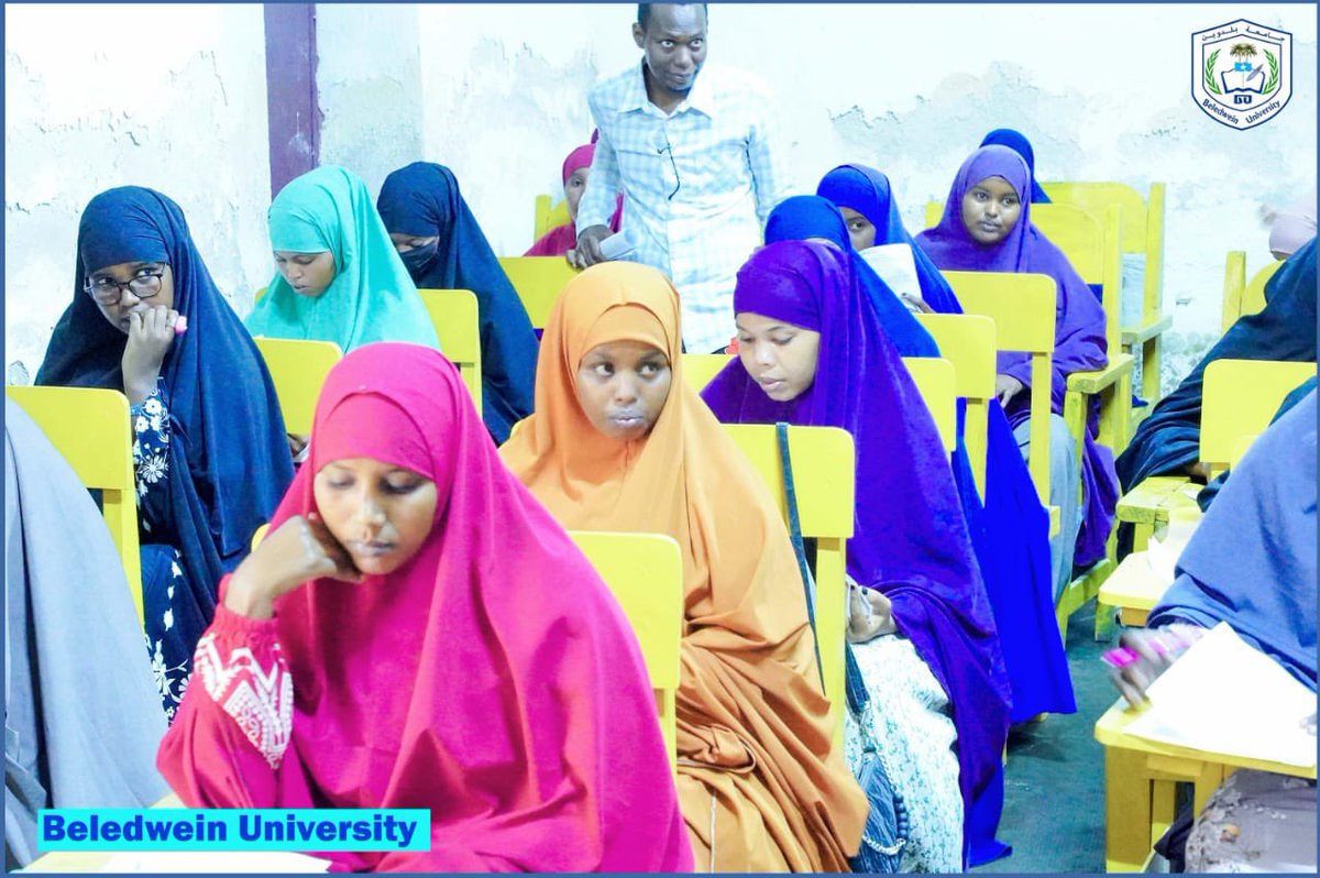 RajoKaaba's tweet photo. A key milestone in advancing girls’ access to education in #Somalia: 2,278 girls across 25 universities in #Galmudug, #Hirshabelle, #Jubaland, #Southwest &amp; #Banadir are sitting final exams in Midwifery, Nursing &amp; Education.
A proud moment for @RajoKaaba &amp; @moechesomalia. https://t.co/AyHqKqfkuc