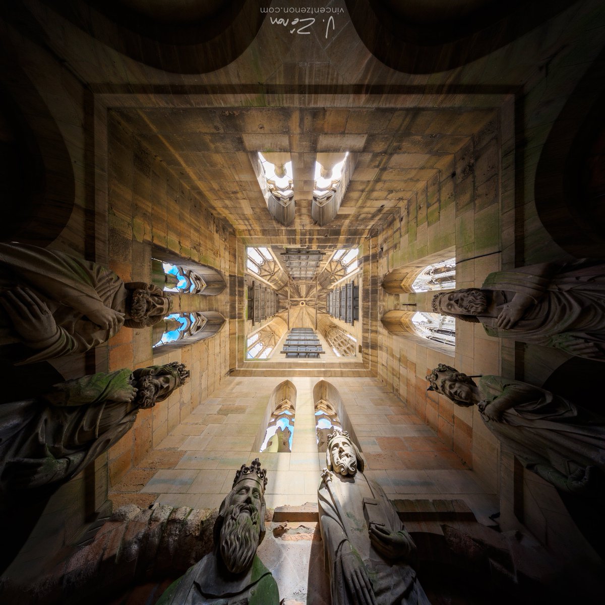 "Assemblée royale", énième version.

©vincentzenon.com

#photographedupatrimoine #Reims