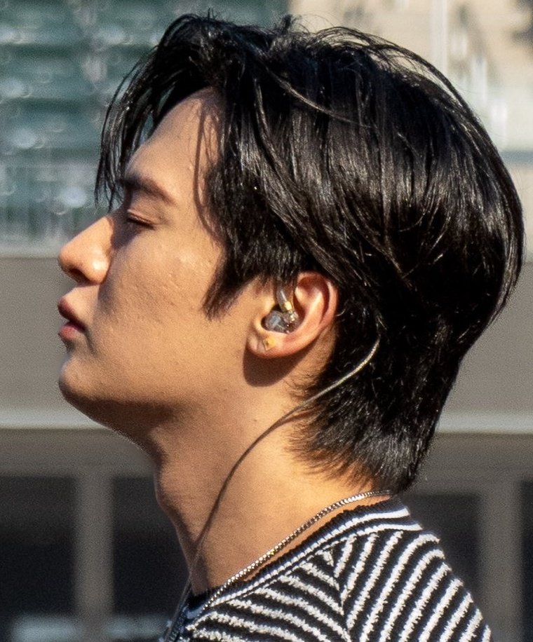 3leelino's tweet photo. lino's side profile is so fucking insane !
#LeeKnow #리노 https://t.co/ls2h01aFLo