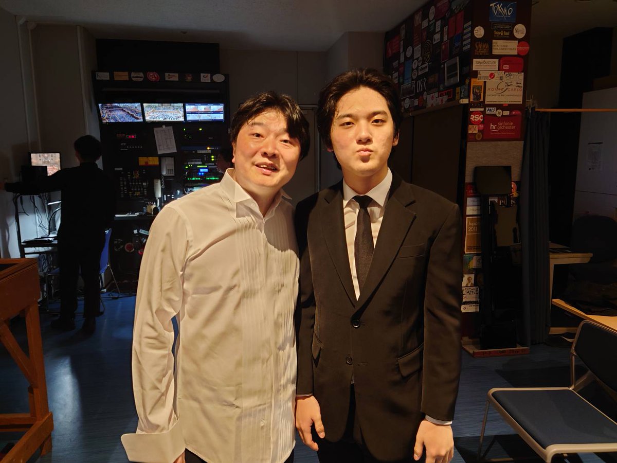 kanagawageikyo's tweet photo. 驚異のスーパーテクニック、パワフルなオケにまったく引けをとらない胆力…だけではなく❗この作品特有の深み・狂気の美しさの恐るべき表現。凄まじい…これが、世界が熱狂するイム・ユンチャン。
アンコールの美しさも…もう言葉も無いです😭　
#イム・ユンチャン
#山田和樹
#バーミンガム市交響楽団 https://t.co/GkfOdDkIks