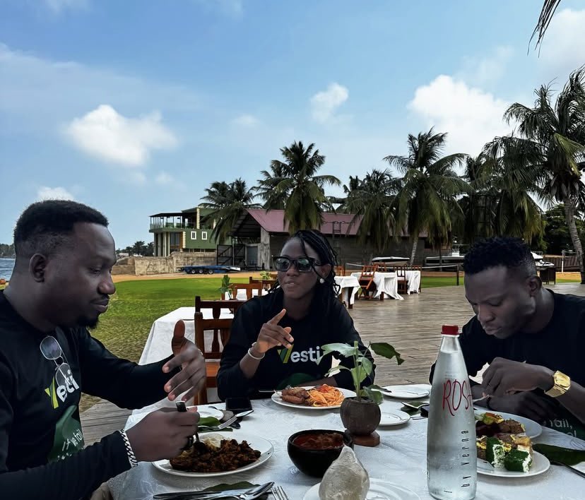 VestiOfficial's tweet image. Clarity drives progress.

The Vesti leadership team gathered in Ghana to realign, plan ahead and deepen our commitment to building trusted infrastructure for global migration.

#VestiLeadership #StrategyInMotion #GlobalVision #GhanaRetreat