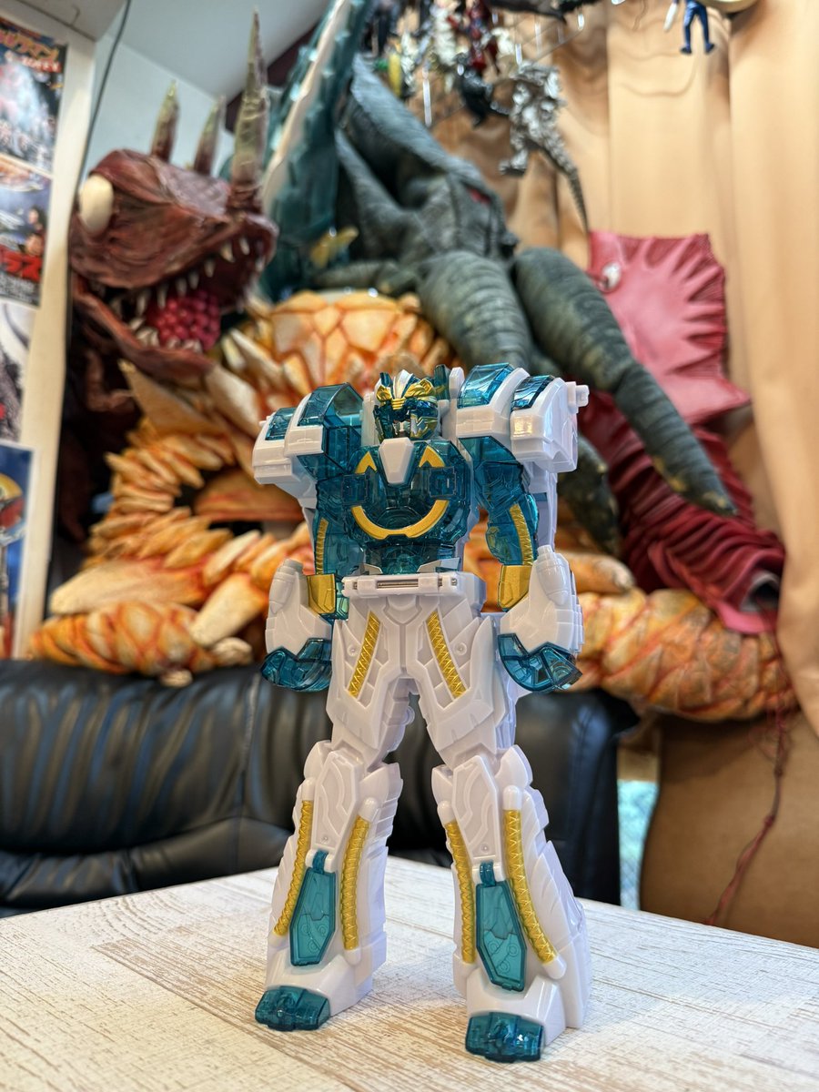 ナインスタイン出勤しております〜！
お客様のグーデバーンを見せてもらいましたよ、色がすごくいいですよね🐻‍❄️
おもちゃやぬいぐるみとのご来店大歓迎ですよ！苺さんと楽しくお待ちしております〜！
☆ナインスタイン