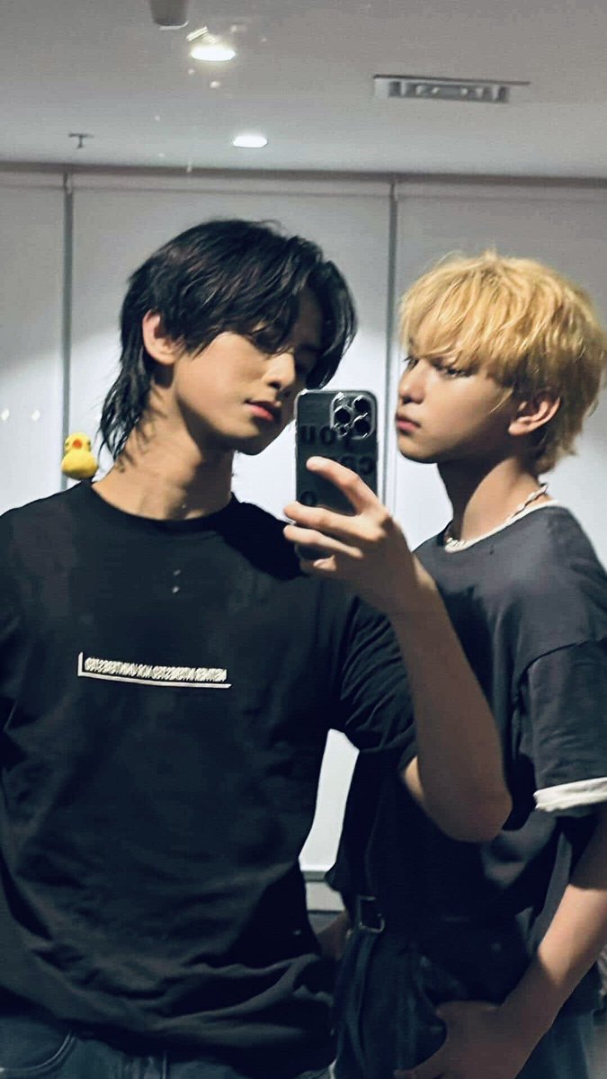 [🐰] Happy bday kingg

#HORI7ON #호라이즌 #MARCUS #마커스