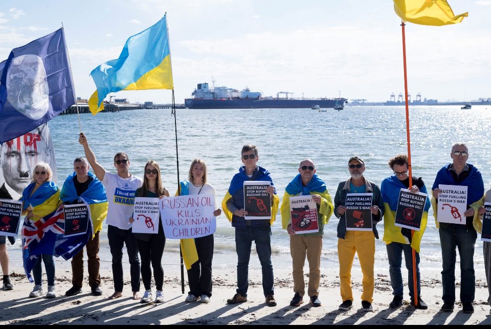 Oz SuppUkr (@osuppukr28147) on Twitter photo Russian oil refined in India spewing War Criminal $ into Ampol fuel berth Kurnell Sydney today.
Video in comment sums up … 400 Shahed drones @$54K each funded by Aussie each week
<a href="/JAParker29/">Jennifer Parker</a> <a href="/jurgen_nauditt/">Jürgen Nauditt 🇩🇪🇺🇦</a> <a href="/olddog100ua/">Shaun Pinner</a> <a href="/Dr_M_Davis/">Dr. Malcolm Davis 🇺🇦🇺🇦🇺🇦</a> <a href="/ALeighMP/">Andrew Leigh</a> <a href="/WarintheFuture/">Mick Ryan, AM</a> <a href="/AmbVasyl/">Vasyl Myroshnychenko</a> Russian oil refined in India spewing War Criminal $ into Ampol fuel berth Kurnell Sydney today.
Video in comment sums up … 400 Shahed drones @$54K each funded by Aussie each week
<a href="/JAParker29/">Jennifer Parker</a> <a href="/jurgen_nauditt/">Jürgen Nauditt 🇩🇪🇺🇦</a> <a href="/olddog100ua/">Shaun Pinner</a> <a href="/Dr_M_Davis/">Dr. Malcolm Davis 🇺🇦🇺🇦🇺🇦</a> <a href="/ALeighMP/">Andrew Leigh</a> <a href="/WarintheFuture/">Mick Ryan, AM</a> <a href="/AmbVasyl/">Vasyl Myroshnychenko</a>