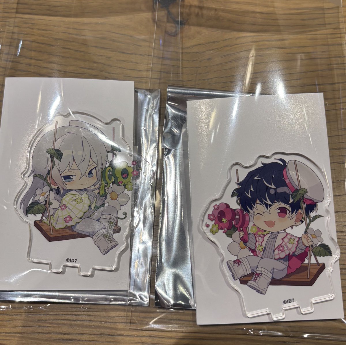 No1mental___'s tweet photo. 【交換】アイナナ　アニカフェ　アクスタ

譲:百、千
求:巳波(楽)

只今サンシャイン内におります。手渡し優先。
宜しくお願い致します。 https://t.co/tdfZo7lZKL