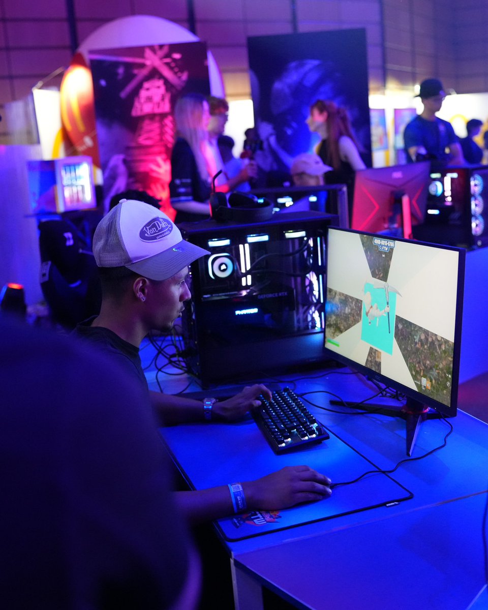 Red Bull Austria (@redbullaustria) on Twitter photo Day 2 Red Bull For The Win Qualifier <a href="/A1eSports_AT/">A1 eSports</a> Festival. 🔥
Bis 13:45 könnt ihr euch noch beim Red Bull FTW Stand qualifizieren für das Qualifier Finale auf der A1 eSports Stage! 😤 Day 2 Red Bull For The Win Qualifier <a href="/A1eSports_AT/">A1 eSports</a> Festival. 🔥
Bis 13:45 könnt ihr euch noch beim Red Bull FTW Stand qualifizieren für das Qualifier Finale auf der A1 eSports Stage! 😤