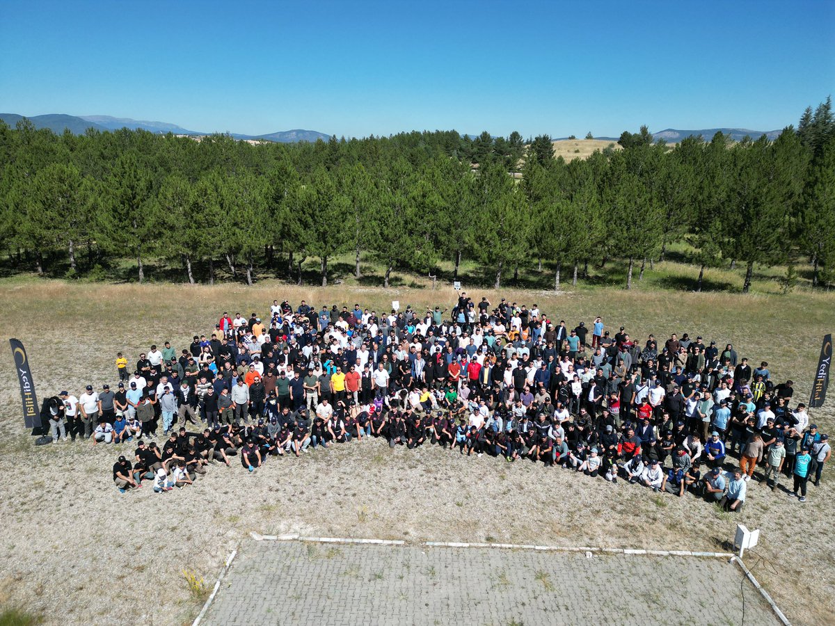 🇹🇷 8. Geleneksel Dağ Kampı'nda Diyarbakır Yedihilal olarak uhuvvet, tabiat ve huzur dolu anlar yaşadık. 🌿🌄 Kardeşlik ateşiyle yüreklerimiz ısındı. Bir sonraki buluşmaya kadar Allah'a emanet olun! 👋 #Yedihilal