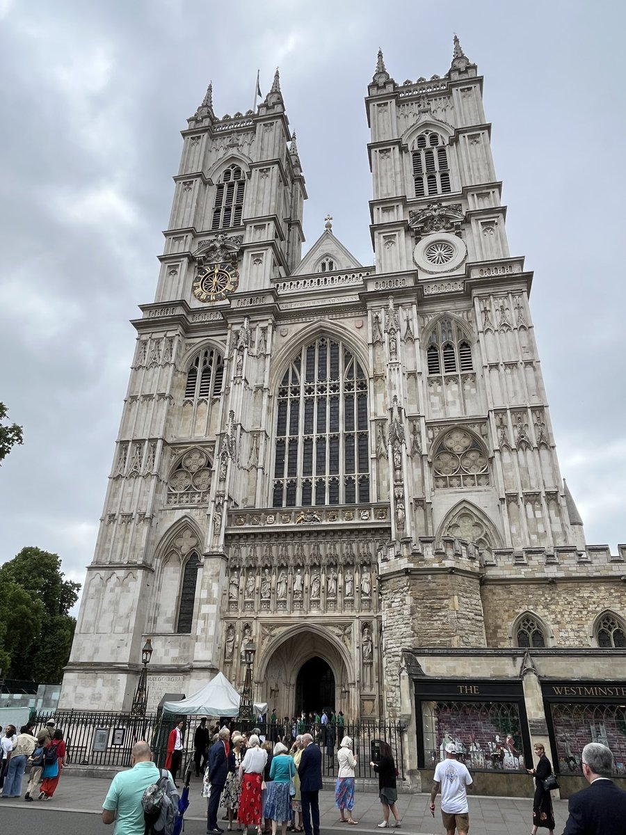 Westminster Abbey looking majestic as ever ahead of today’s Civic Service 

If you’d like to watch along follow the link below: westminster-abbey.org/worship-music/…