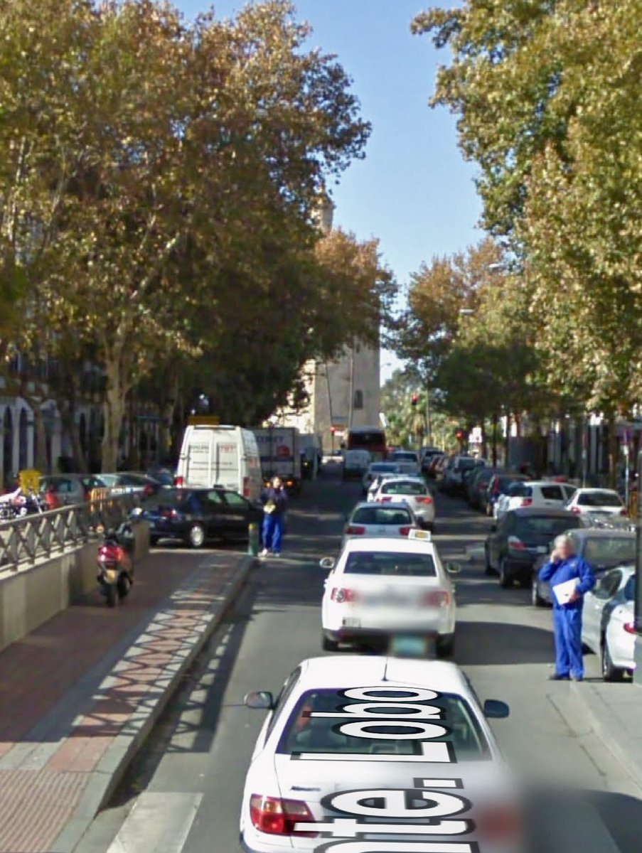 LosRemediosSvq's tweet photo. Quien no quiera verlo está ciego. Nos están robando la salud. Están convirtiendo Sevilla en una ciudad irrespirable. C/Almirante Lobo 2009/actualidad https://t.co/yeKeRSzorB