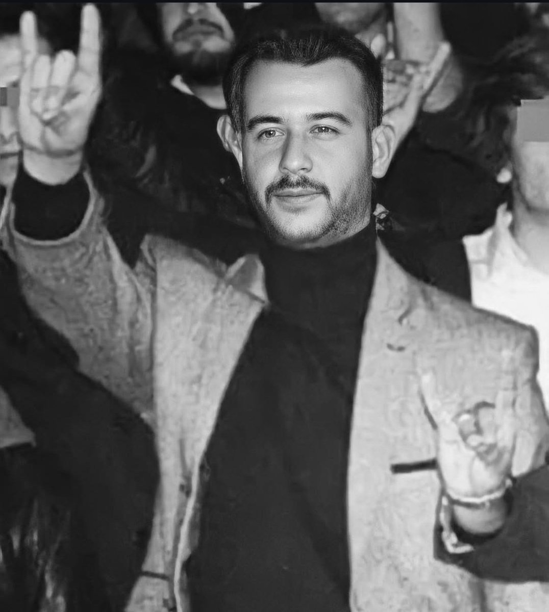 vatan çiçeğini sulamak için ,
kanını Fırat edenler Yılmaz.🇹🇷
#FıratYılmazÇakıroğlu