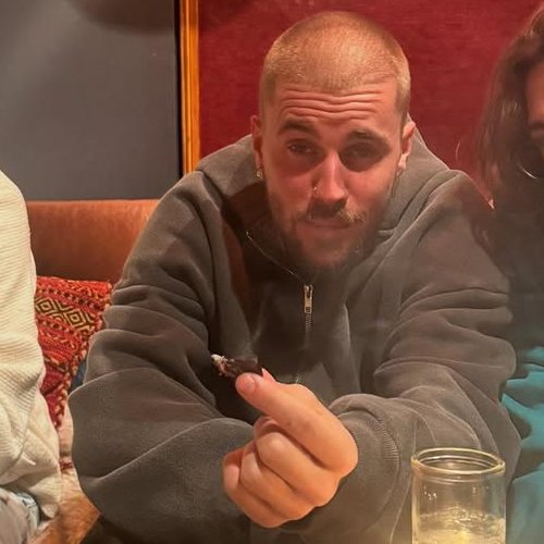 lil bieber in da room 🤫💨