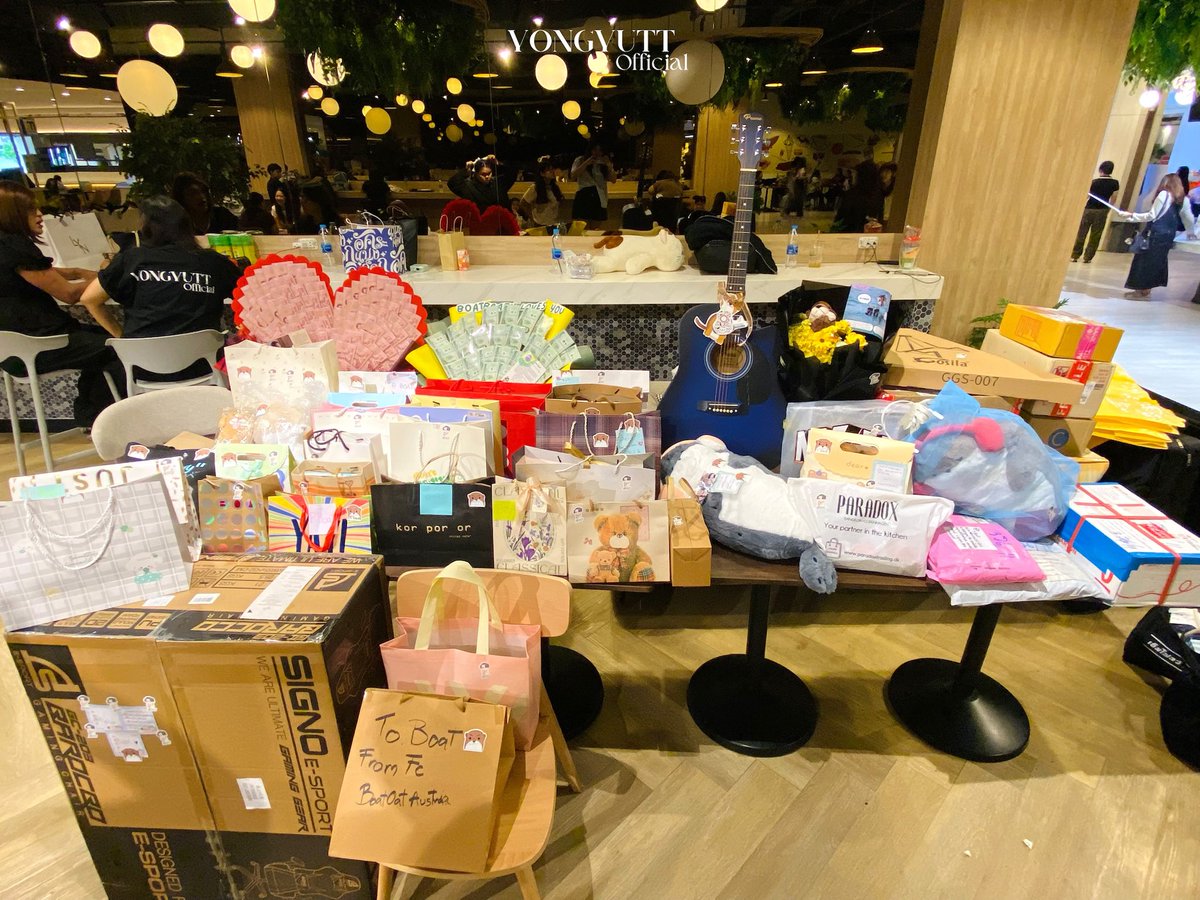 Yong_yutt_OFCTH's tweet photo. ��ำหรับท่านใดที่นำของมาฝากกับทีมบ้าน ทางเรารวบรวมและนำส่งให้กับทางต้นสังกัดเรียบร้อยแล้วนะคะ ขอบคุณทุกคนมากๆเลยน๊า สำหรับของขวัญที่นำมามอบให้กับน้อง💛

MYSTUBBORN END IMPRESSION

#BoatYongyut , @Yong_yutt 
#GrowUpWithYongyutt 
#MyStubbornFinalEp ✨ 
#GiftForBoatYongyut https://t.co/v6Tozqo59G