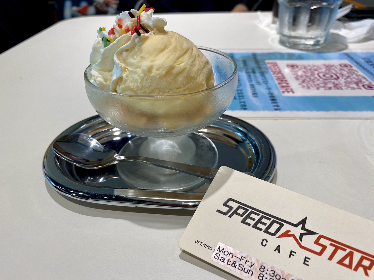 Tartherjapan's tweet image. 🏍️💨 ピットインっ！

スピードスターさんでタイヤ交換‥の待ち時間は、もちろんスピードスターカフェでランチ🍳✨

オムライス×ハンバーグ×アイスで、完全勝利っ！！🍨💕

タイヤもお腹も準備OK！
次はどこ行こうかな〜😎✨
#speedstar
#speedstarcafe