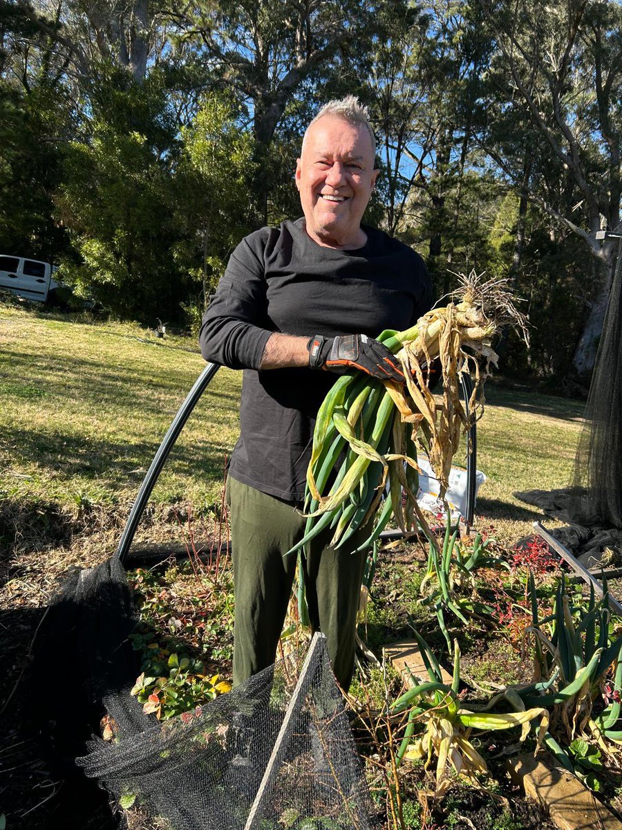 JimmyBarnes's tweet image. Great to get another dry, sunny day… means more time in the garden and vitamin D. It recharges me no end.
@jane13barnes