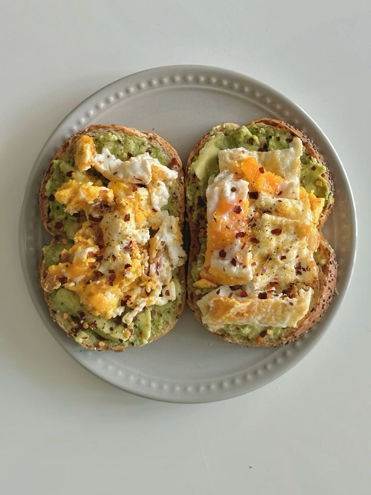 Derbsowler's tweet image. Give me breakfast captions🍳🥑