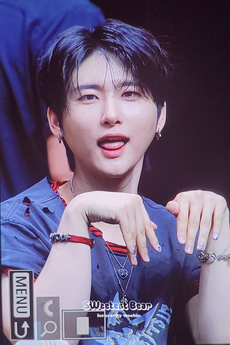 250706 위드뮤 

바부강아지 🎀

#우빈 #WOOBIN #ウビン 
#우비니_내강아지해
#크래비티 #CRAVITY