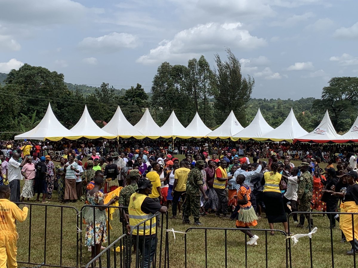 OliveNabimanyaK's tweet image. ⏰The Bazzukulu vibe is already high here in Bulambuli at Simu Primary school where the office of the National chairman under the stewardship of @ChiefMuzzukulu is set to empower various groups of women and youth with assorted capital items aimed at helping them increase their…