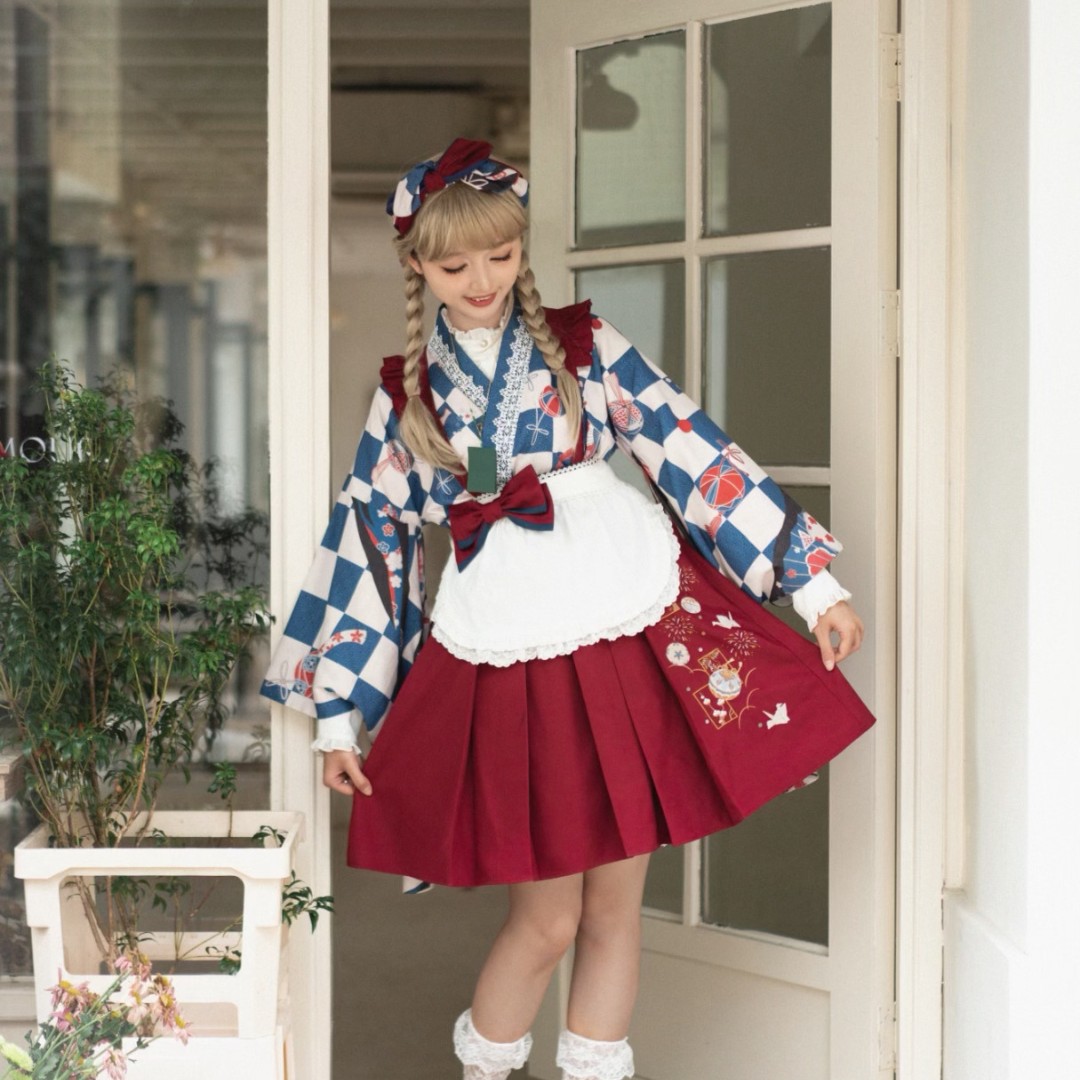 ✨即納入荷✨
水彩椿花の手毬猫 トップス・スカート【CEL】

これからの花火シーズンに！
コーディネートに花を添える和風アイテムが入荷いたしました⭐️

・トップス：ブルー・ピンク
・スカート：レッド（ショート/ロング）・ピンク・ネイビー
・コサージュ・半襟

epetice.com/collections/al…