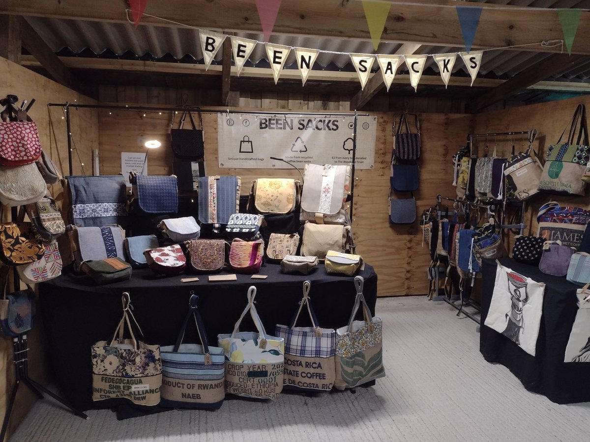 BeenSacks's tweet image. All ready for day 2 Craft Market at Makers Market Barn - Great Wedlock Deer Park . Over 50 different stalls so pop along and say hi/ shwmae if you're in the #tenby area. #MHHSBD #WelshCraftHour #UKGiftAM