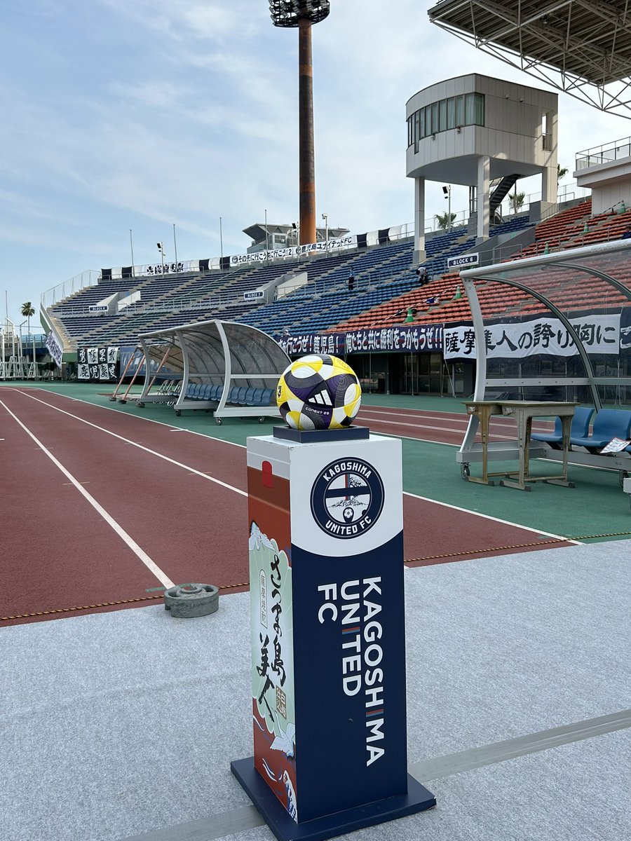 maami09071214's tweet photo. 今シーズンの運を使い切りました🤩
ロッカールームの貴重なお話をお聞き出来ました👂
勝ち点➕3️⃣🙌
 #ロッカールーム・ピッチレベル見学
 #至近距離選手バスお出迎え
 #ウォーミングアップ入場時ハイタッチ https://t.co/bQszWjnIHA