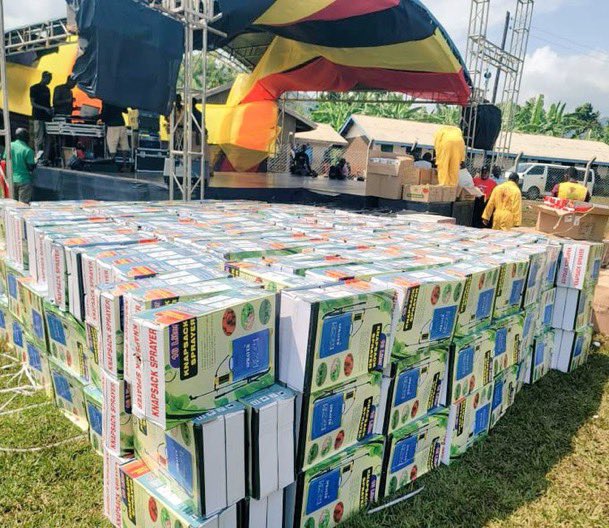 Tumuboine's tweet image. 🎙️ONC IN BULAMBULI TODAY 🎙️

Hundreds of Bazzukulu  have gathered at Simu Primary School in Bulambuli District to warmly welcome the head of the ONC @Onc_nrm1, SPA/PA Hajjat Hadijah Namyalo,who is delivering a mega empowerment package on behalf of H.E. President Y. K  Museveni.