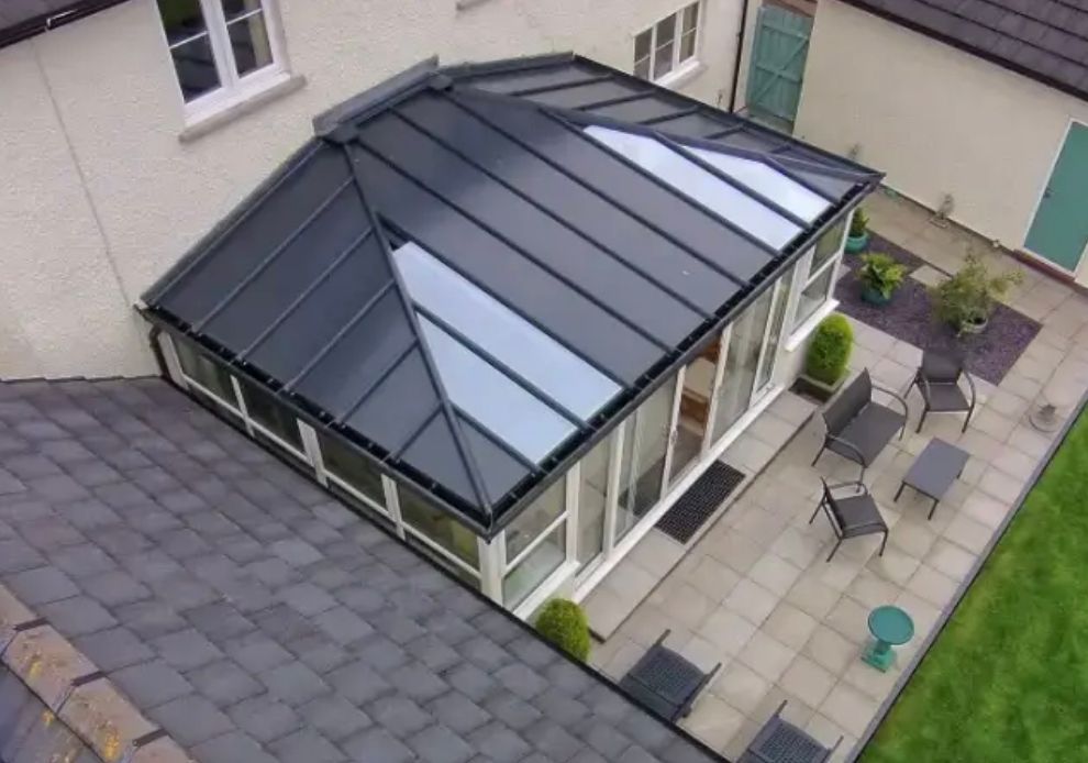 glevumwindows's tweet photo. Say hello to #Livinroof โ the ultimate hybrid #conservatoryroof!
Solid + glass = light, comfort & privacy all year round. Expertly installed by #Glevum, with a 10-year guarantee!
Contact us for an instant quote at https://t.co/a1mvjLUOd2
#HomeImprovement #Ultraframe https://t.co/lmqArlZKWq