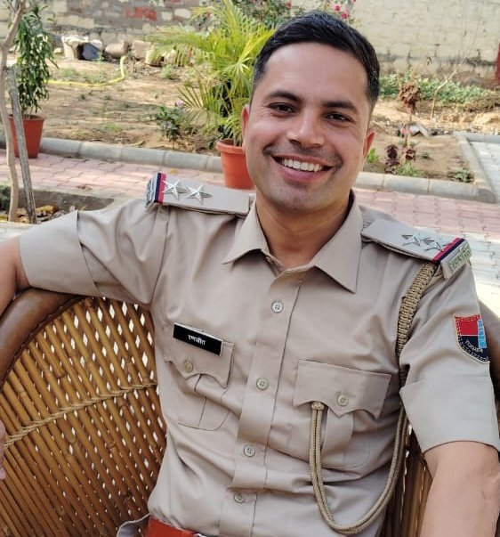 Radhe Meena (@radhemahwa) on Twitter photo प्रिय मित्र भाई रणजीत चौधरी को राजस्थान पुलिस में सब-इंस्पेक्टर (RPSC SI भर्ती 2021) पद पर रहते हुए 15 वीं रैंक के साथ नगरपालिका, अधिशाषी अधिकारी बनने पर बहुत बहुत शुभकामनाएं एवं बधाइयां।
भाई में Talent की कोई कमी नहीं है SI भर्ती के बाद EO में ईमानदारी से चयन लिया <a href="/RC032018/">Ranjeet Choudhary</a> प्रिय मित्र भाई रणजीत चौधरी को राजस्थान पुलिस में सब-इंस्पेक्टर (RPSC SI भर्ती 2021) पद पर रहते हुए 15 वीं रैंक के साथ नगरपालिका, अधिशाषी अधिकारी बनने पर बहुत बहुत शुभकामनाएं एवं बधाइयां।
भाई में Talent की कोई कमी नहीं है SI भर्ती के बाद EO में ईमानदारी से चयन लिया <a href="/RC032018/">Ranjeet Choudhary</a>
