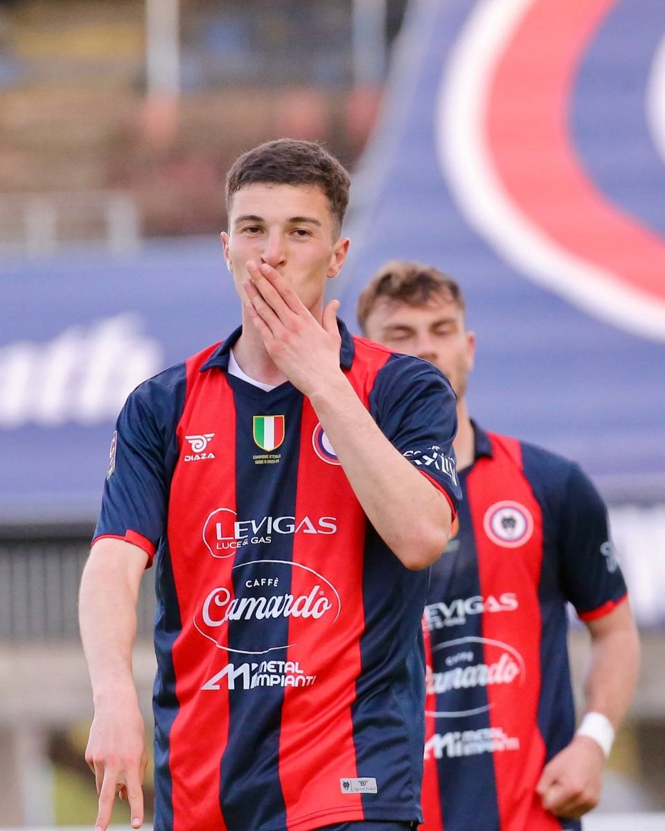 Un po' di baci ripescati dallo scorso campionato, in attesa di quelli che ci regalerà la stagione 2025/26 😘⚽

#GiornataMondialeDelBacio #WorldKissDay #InternationalKissingDay