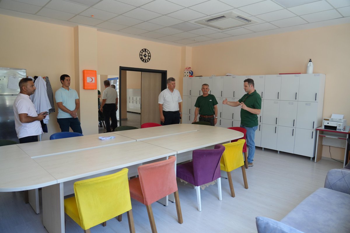 Fethiye Bozyer Şehit Ali Galip Met İlkokuluna Ziyaret🏫
⠀
Millî Eğitim Müdürümüz Emre ÇAY, hafta sonu mesaisinde, 2024-2025 eğitim öğretim yılı başında Millî Eğitim Bakanlığımızca sağlanan ödenekle, Muğla Valiliği himayelerinde ve Müdürlüğümüz koordinasyonunda eğitim camiamıza