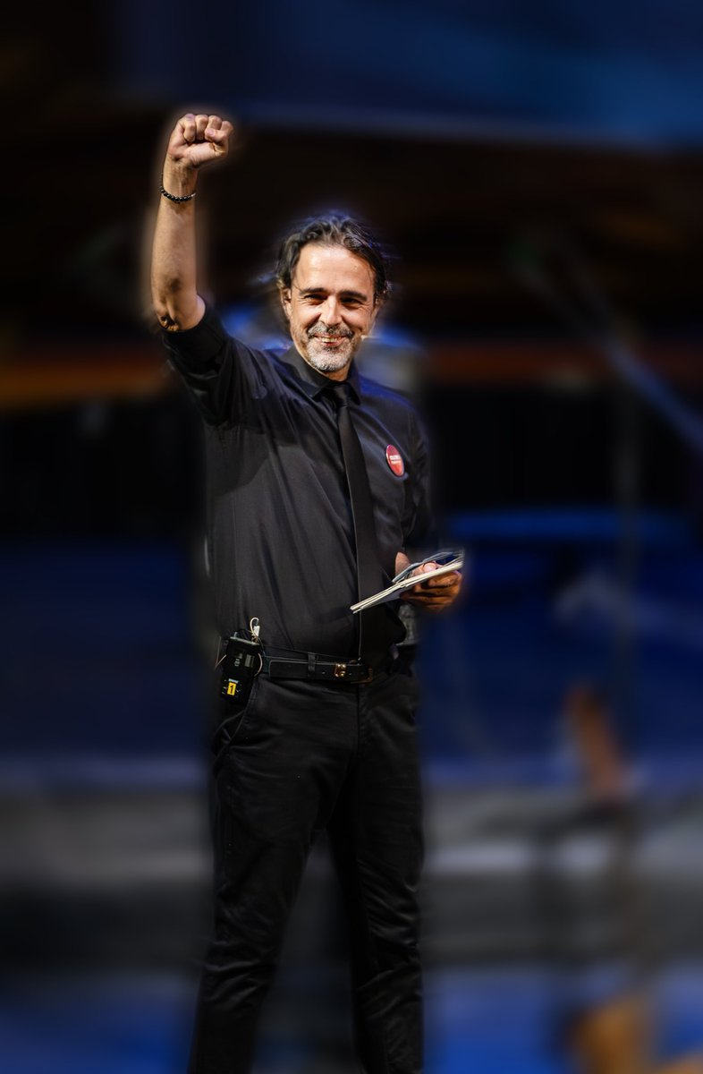 Gastecilerin, iş takipçilerinin, herbokologların, üç kuruşa trol olan haysiyetsizlerin cirit attığı bir ortamda hakikat peşinde koşanlar tutsak oluyor.
#TimurSoykanYalnızDeğildir 
#TimurSoykanıSerbestBırakın çünkü 
#TimurSoykanGazetecidir 
#sizekarşıolankimvarsayalnızdeğildir