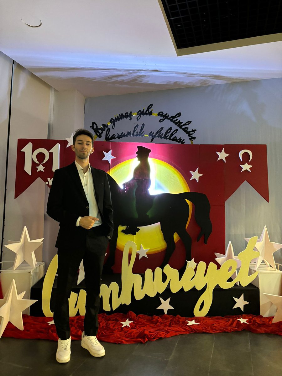 kocyigitbr's tweet photo. Türkiyeli değil, TÜRK öğretmenleriz. https://t.co/V9jj2qlm1z