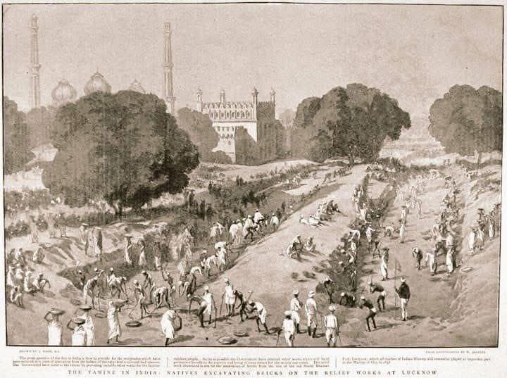 ये तस्वीर 1780 की है जब अवध में सूखा पड़ा। लोगों रोजगार मुहैया कराने के लिए नवाब आसिफुद्दौला ने इमारतों के तामीर काम शुरू करवाया जिसमें हज़ारों लोगों को कई सालों तक रोजगार मिला।

ये तस्वीर उसी वक़्त की है, लखनऊ वाले पहचान सकते है ये कौन सी इमारत की तामीर चल रही है?