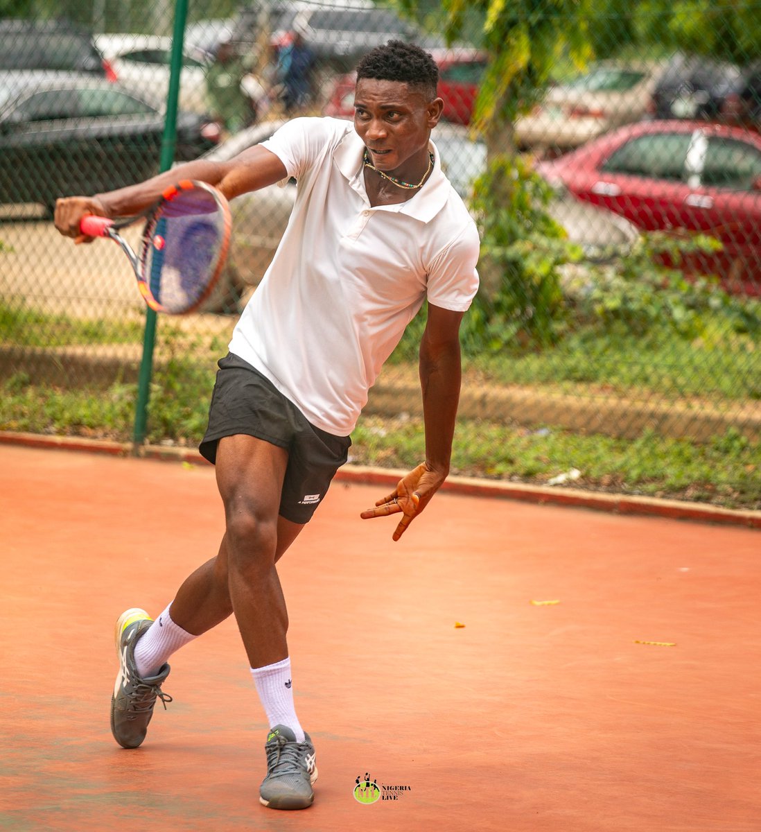 naijatennislive's tweet photo. Grigor Dimitrov, is that you in Abuja??? 👀👀

When we ask you to come watch beautiful tennis in Abuja, we mean it, things dey sup for here! 

Onye onehanded backhand, odi very sweet 🔥🔥🙌🏽🙌🏽😂😂😂

#tennis #nigeriatennis #nigeriatennislive #onehandedbackhand #abuja #vempopen https://t.co/TP5Bia87a1