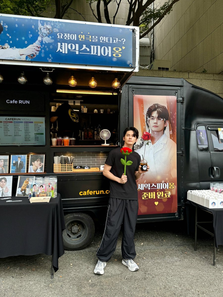 [💕] 위로 덕분에 무사히 첫공 마쳤어요🌹 언제나 많은 사랑 보내주셔서 감사합니다!! 

#옹성우 #ONGSEONGWU