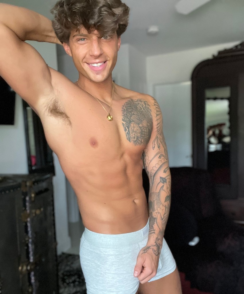 Goodmorning🤍 would you ever complain if you woke up next to me everyday😩🫶