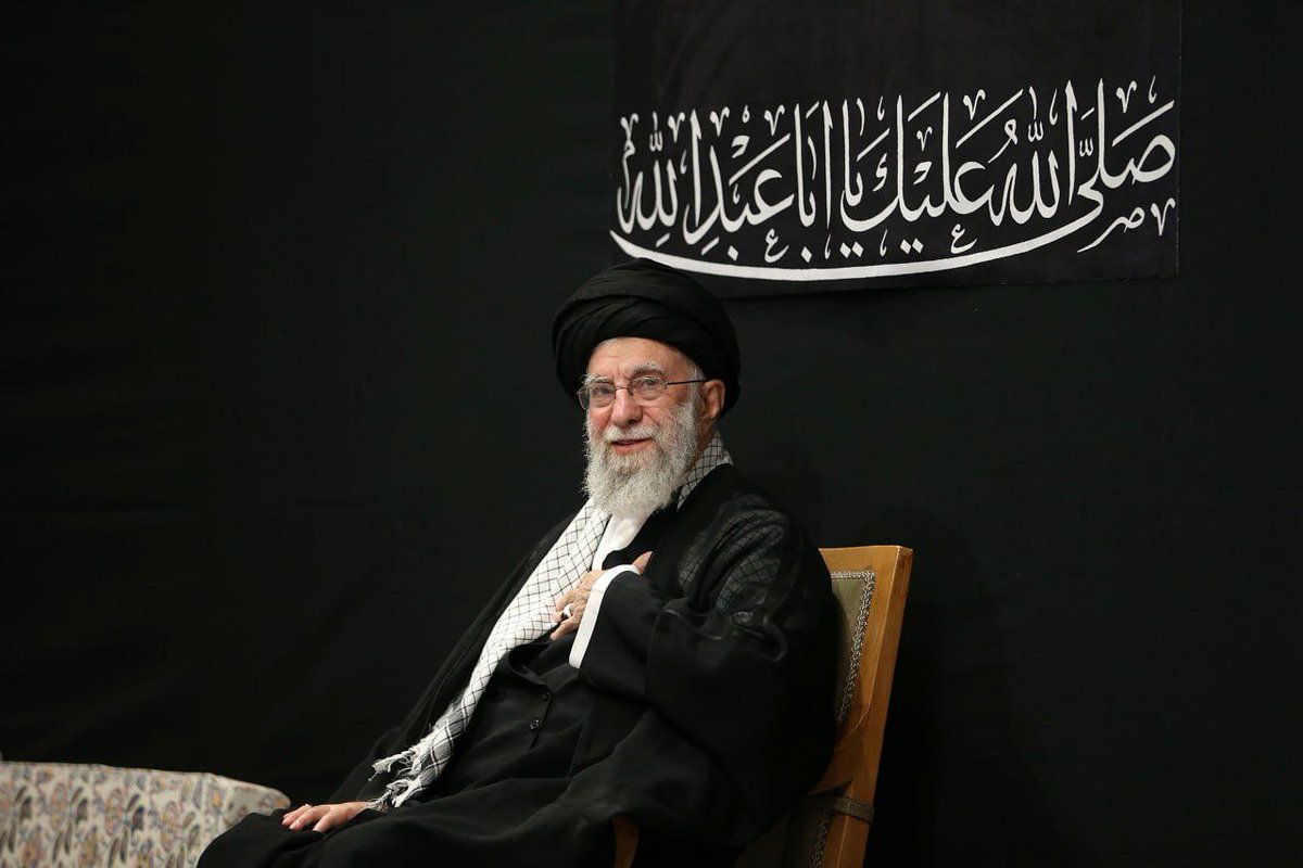 Hajpichkak's tweet image. رهبری نیومد فقط برای مردم ایران؛
حضورش یعنی یه پیام مستقیم به همه سنگرهای مقاومت:
«پشتتون خالی نیست، فرمانده ایستاده پشت خاکریز.»
#لبیک_یا_خامنه_ای