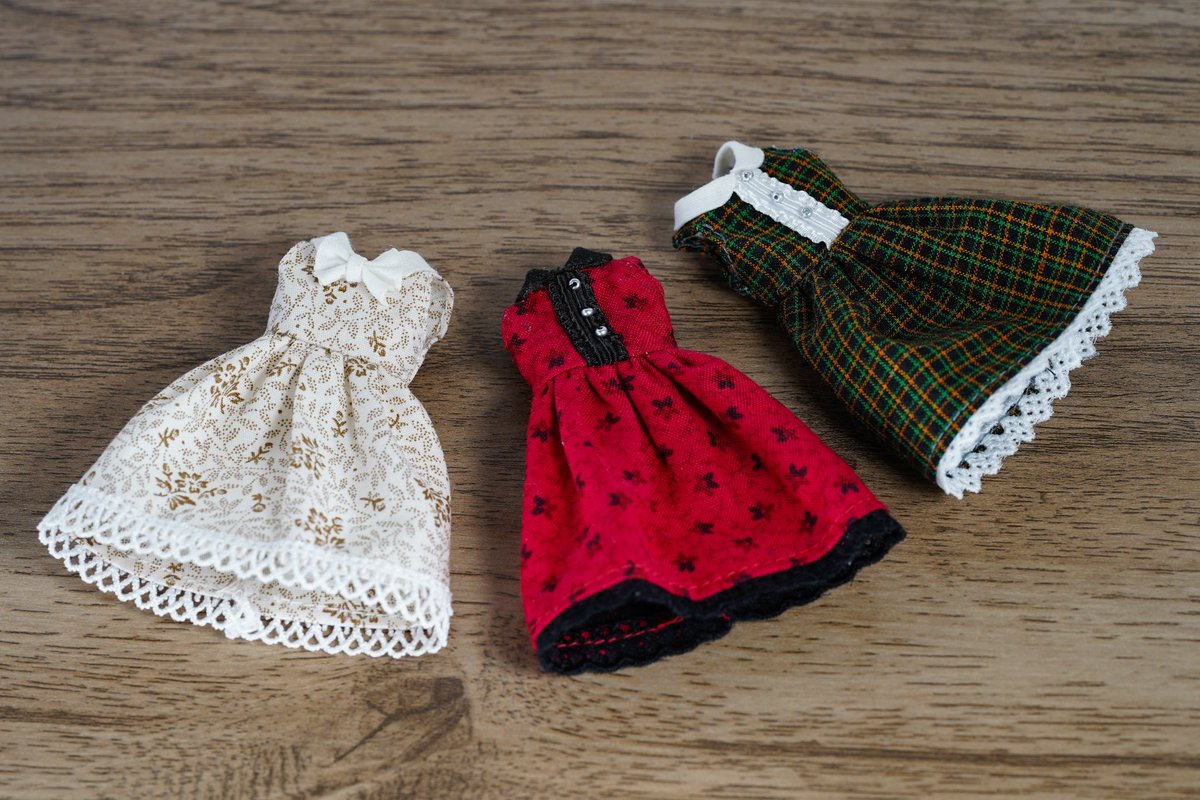 先日のAKガーデンではたくさんのご関心頂きありがとうございます。
ご好評頂きました衣類について、近日BOOTHでの展開を考えています。
その際はショップ名をAHD Lifeとして、まずはワンピースから始めていきますので、展開開始の際はご覧頂けますと幸いです。