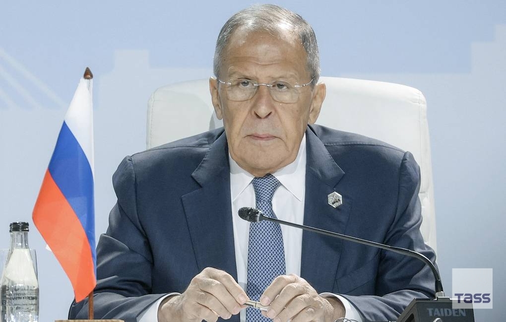 Russian Foreign Minister Sergey Lavrov has arrived in Rio de Janeiro for a BRICS summit, according to a TASS reporter:
vk.cc/cNsgyA